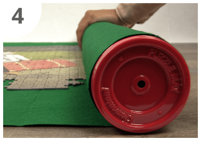 Nawiń matę razem z puzzlami na tubę